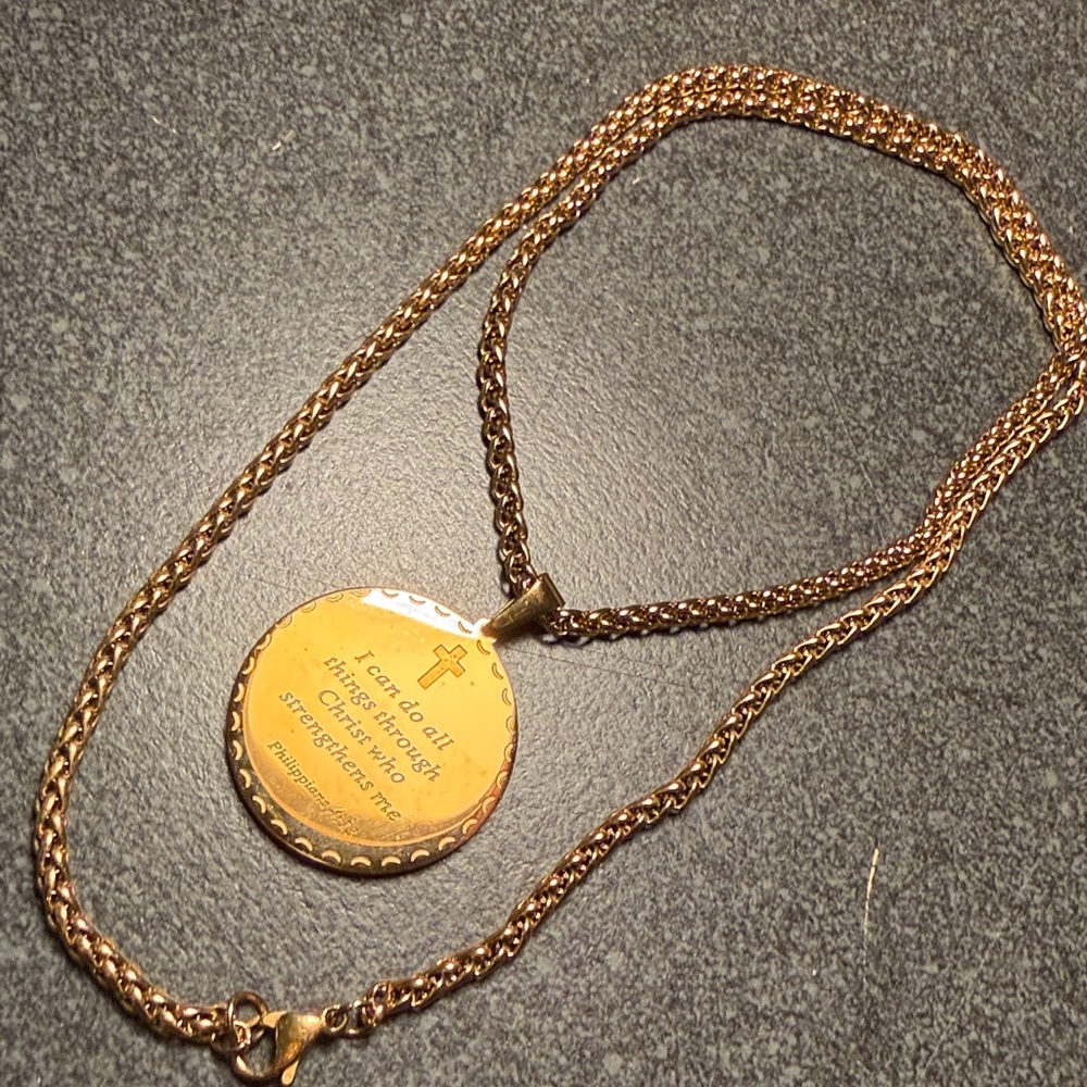 I can do All things through Christ & Praying Hands gold tone pendant w chain EUC
